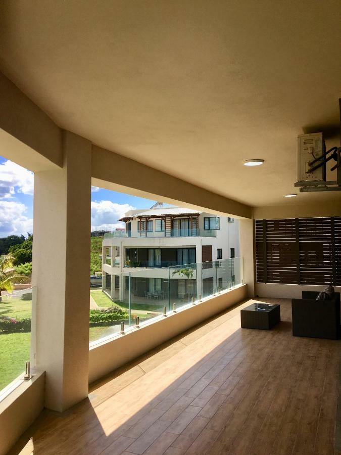 Ocean View Apartment Flic en Flac Exterior photo