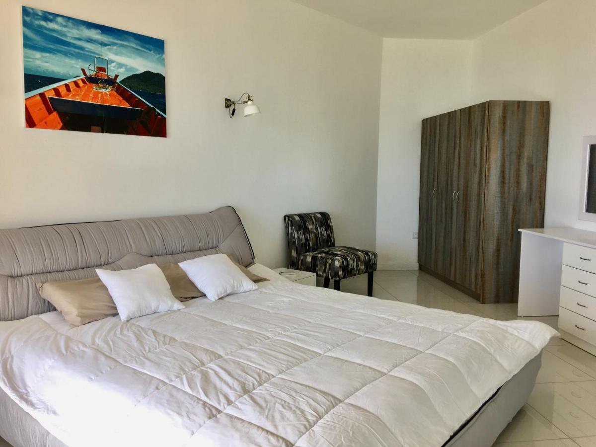 Ocean View Apartment Flic en Flac Exterior photo